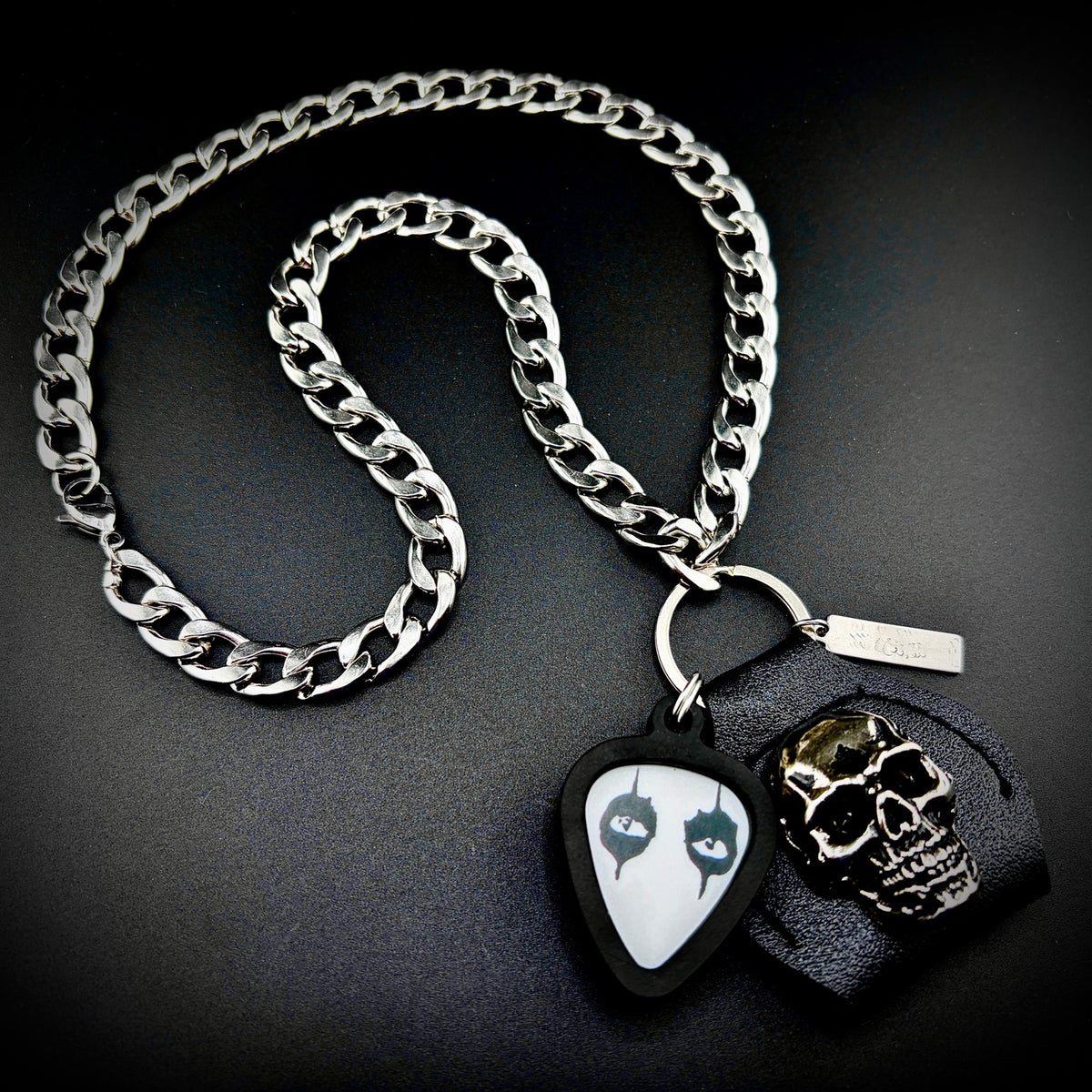Alice Cooper eyes guitar pick pendant necklace with SKULL & CHAIN metal skull, pick holder and heavy stainless steel curb chain. Alice Cooper