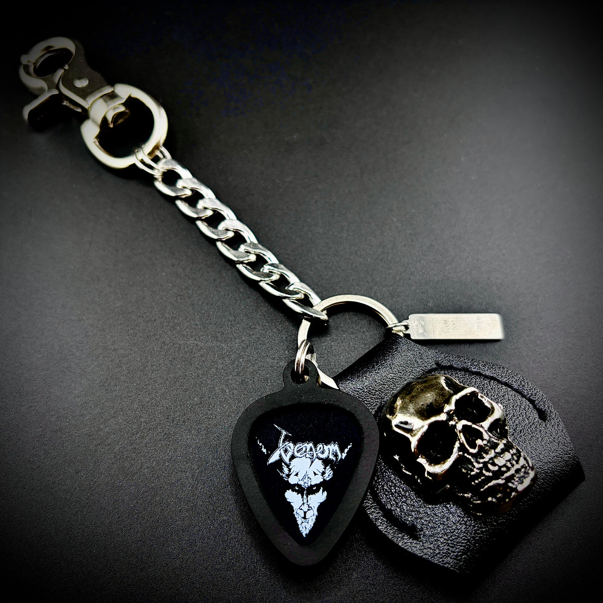 VENOM BLACK METAL PICKCHAIN™