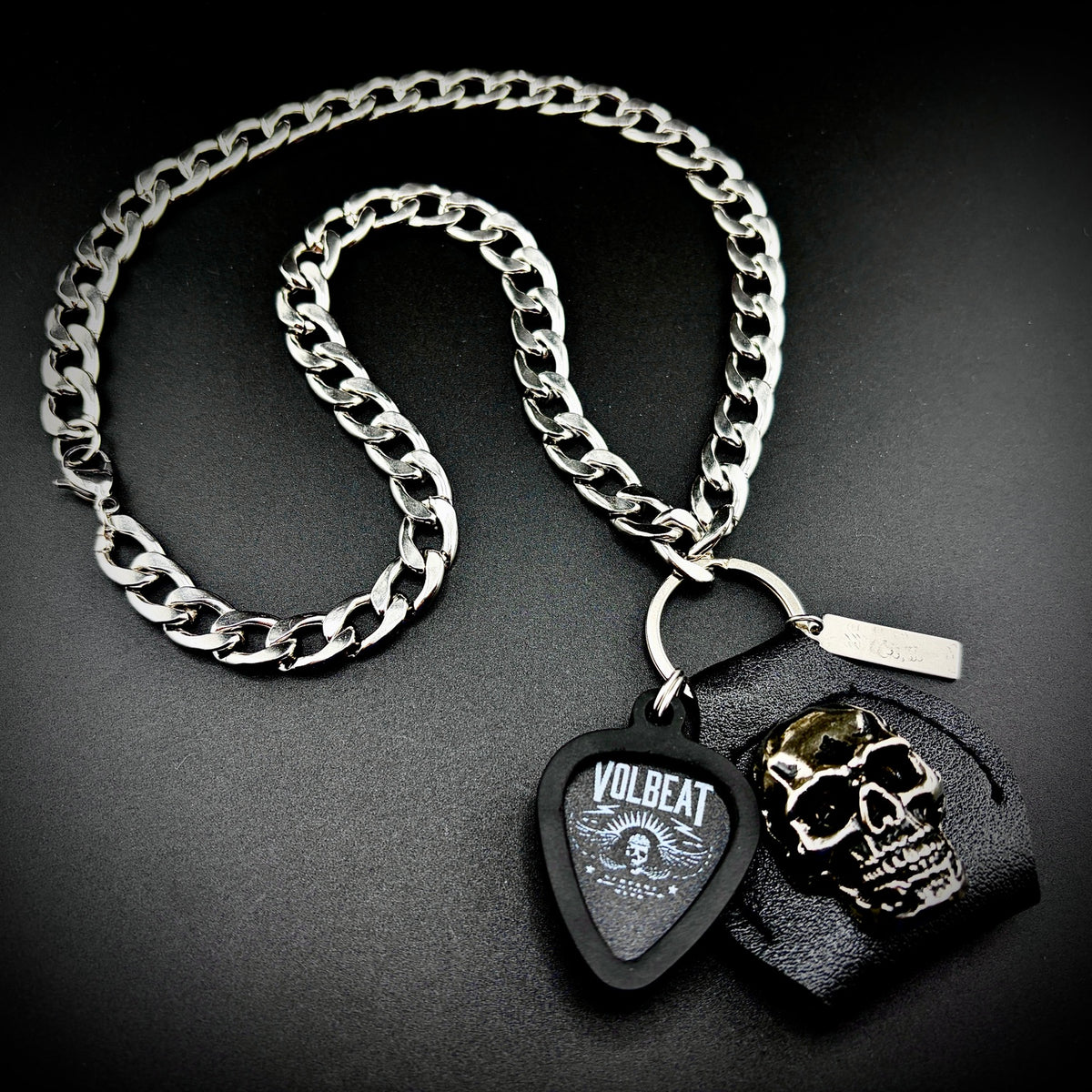 Volbeat Servant of the Mind guitar pick pendant necklace, SKULL & CHAIN heavy curb chain and skull hardware